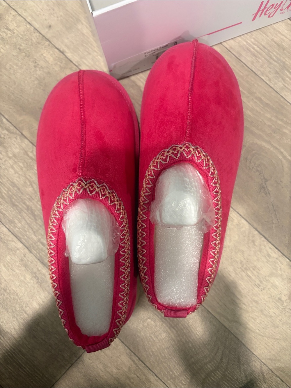 New in Box Corkys Bright Pink Slip-On Cozy Slippers with Embroidered Trim